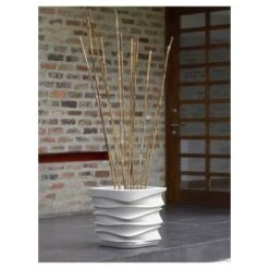 Outlet 🥰 26" x 26" Contour Eye Ain'T Planter - Crescent Garden Black ✔️