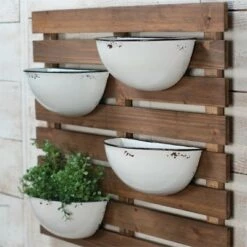 Promo 🧨 Rustic Slat Wood Wall Planter with Four Distressed White Enamel Pots - Foreside Home & Garden ✨