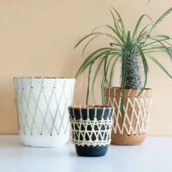 Brand new ๐งจ Foreside Home & Garden Rattan Woven Planter - Foreside Home and Garden ๐งจ